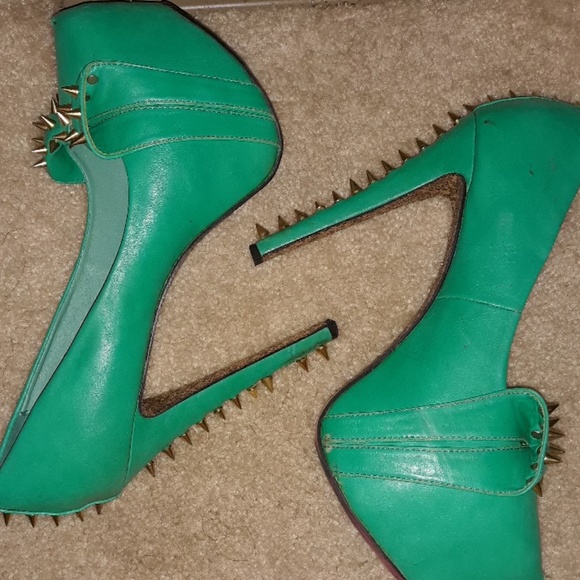 Anette Spiked Bow Platforms - Picture 4 of 4